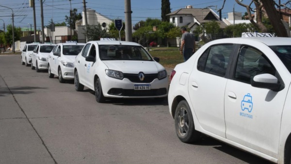 Los taxistas trabajan "con normalidad".