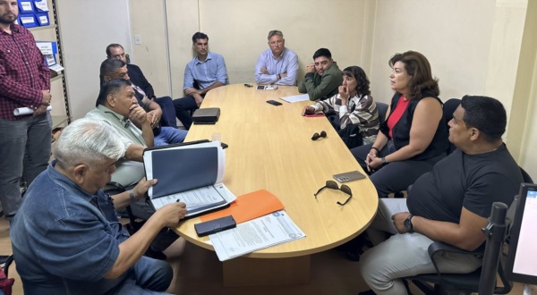 De un lado, "Loma". Del otro, Ana Clara. (Foto: La Voz del Sindicato)