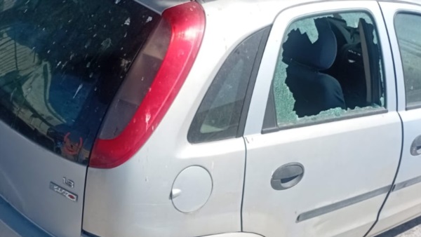 El auto fue dañado para cometerse el delito.