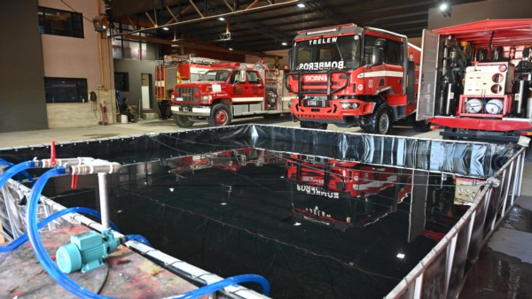 Los piletones de los bomberos a disposición de la gente.