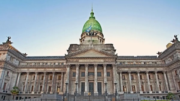 A través del Decreto 53/2026, el Presidente amplió el temario del Congreso para tratar el “Régimen Penal Juvenil”. La medida se oficializó horas después del anuncio en Mar del Plata.