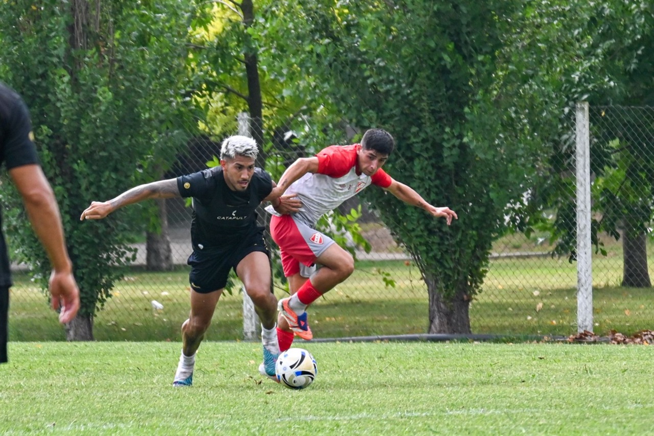 Julián Cosi, uno de los nuevos que busca titularidad. (Foto: Prensa Deportivo Madryn).