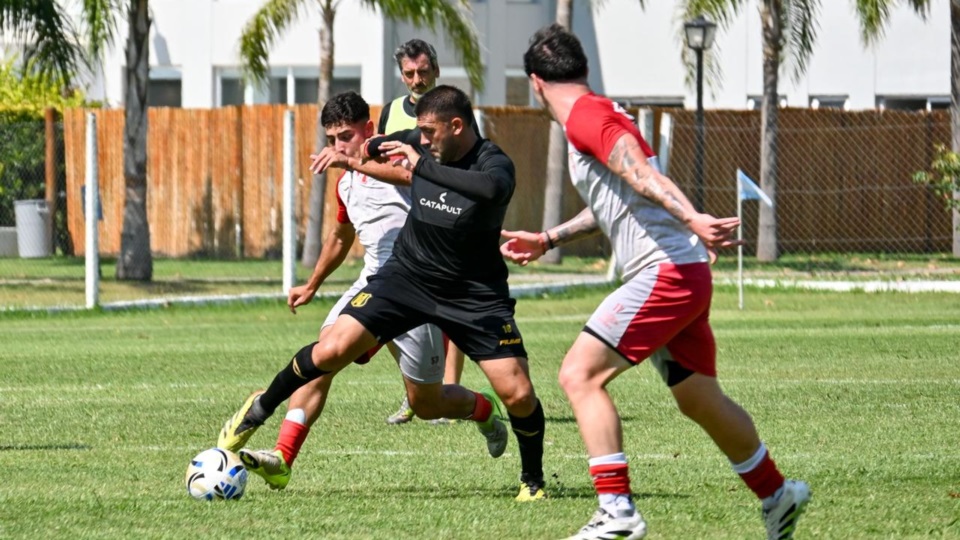 Luis Silba marcó dos goles.  (Foto: Prensa Deportivo Madryn).