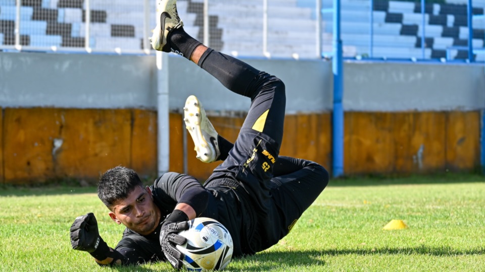 Matías Montero, el arquero que llegó para ser el suplente de Bonnin. (Foto: Prensa Deportivo Madryn).