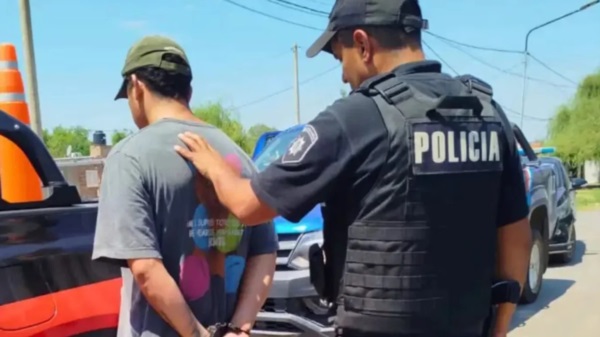 Luis Berón, de 22 años, está acusado de asesinar a su padre, Luis Quique Berón.