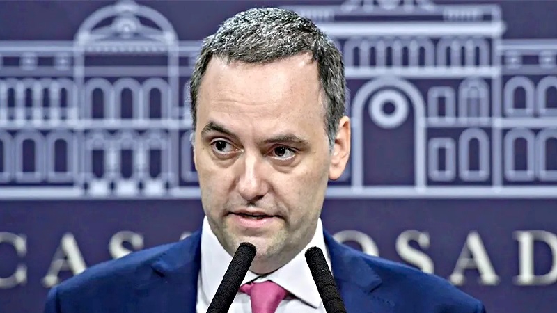 El jefe de Gabinete, Manuel Adorni, anunció la medida.