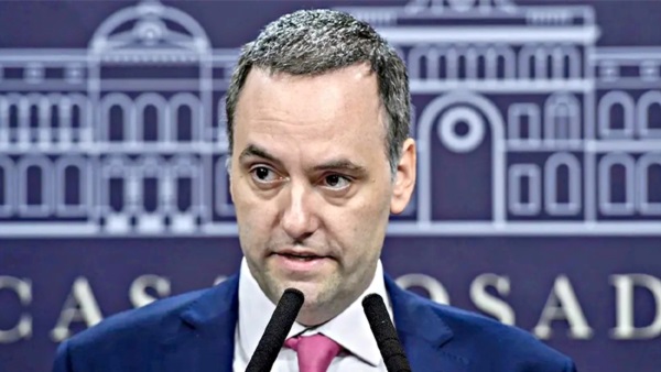 El jefe de Gabinete, Manuel Adorni, anunció la medida.