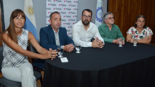 El flamante gabinete municipal junto al intendente Matías Taccetta.