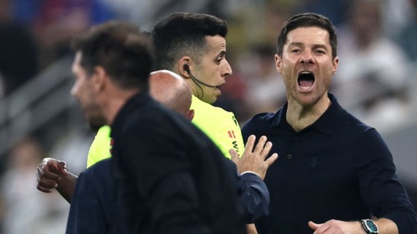 Alonso acusó a Simeone de falta de respeto tras la victoria del Real Madrid en Yeda.