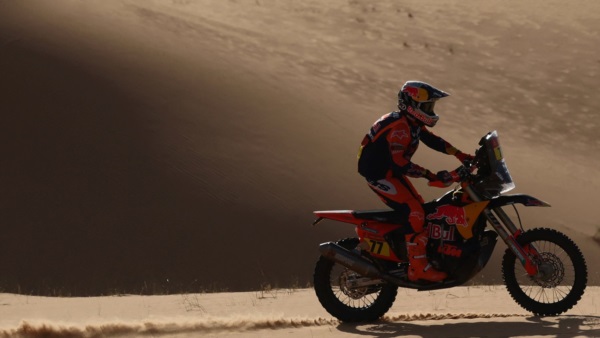 Luciano Benavides fue sexto en la 6ta etapa del Dakar en motos y sigue cerca del líder.
