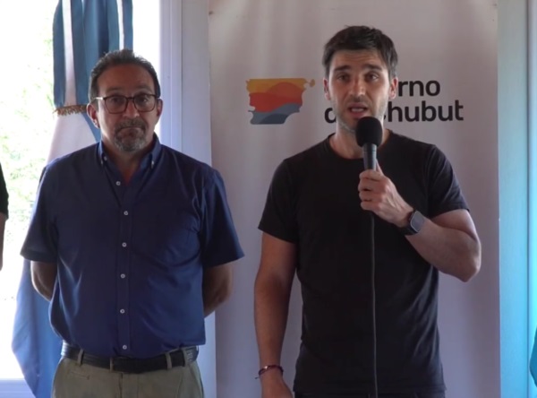 Torres habla, Fernández acompaña. Fue este viernes en la Comarca Andina.
