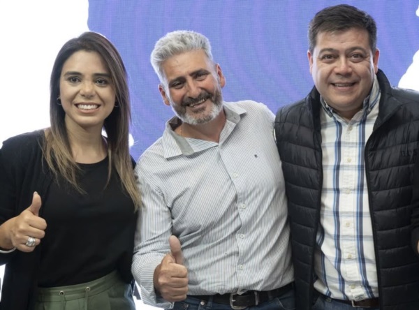Rinaldi junto a Treffinger y Frías, los diputados de LLA.