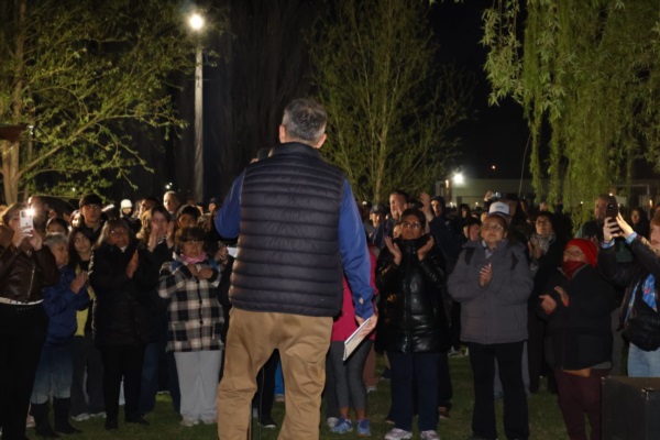 El precandidato a intendente dio un discurso ante sus seguidores.