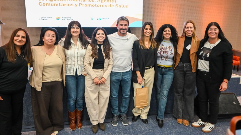 El intendente con disertantes y organizadoras del evento.