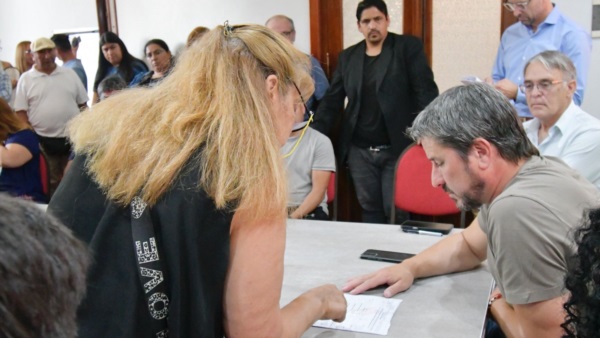 Se legitiman los lotes de las familias que residen en los terrenos. 