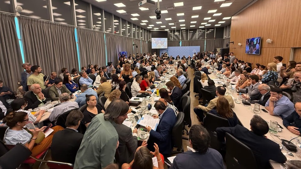 Imagen del plenario en el anexo de Diputados, a pleno... Foto: Agencia NA/JUAN FOGLIA