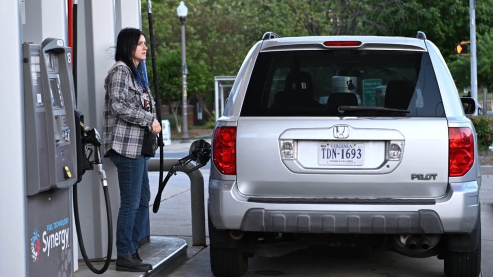 El aumento del precio del combustible es uno de los principales factores que explica la aceleración del IPC.