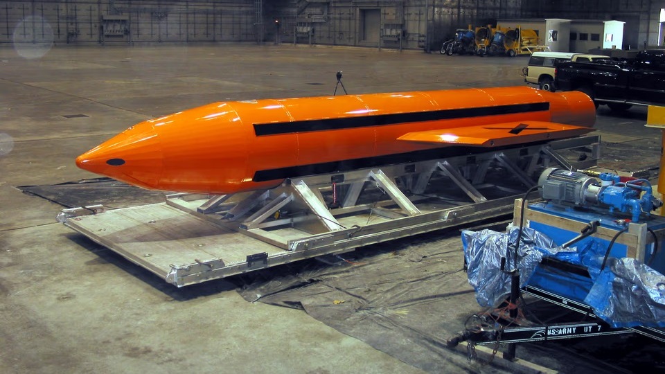 LA bomba GBU-43/B Massive Ordnance Air Blast Foto: Agencia NA (Departamento de Defensa de Estados Unidos).