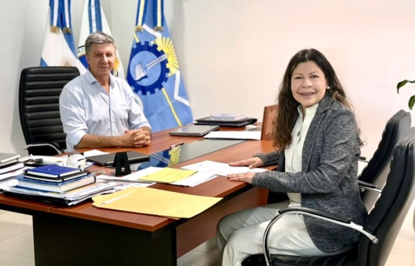 Menna con la venezolana Osorio.