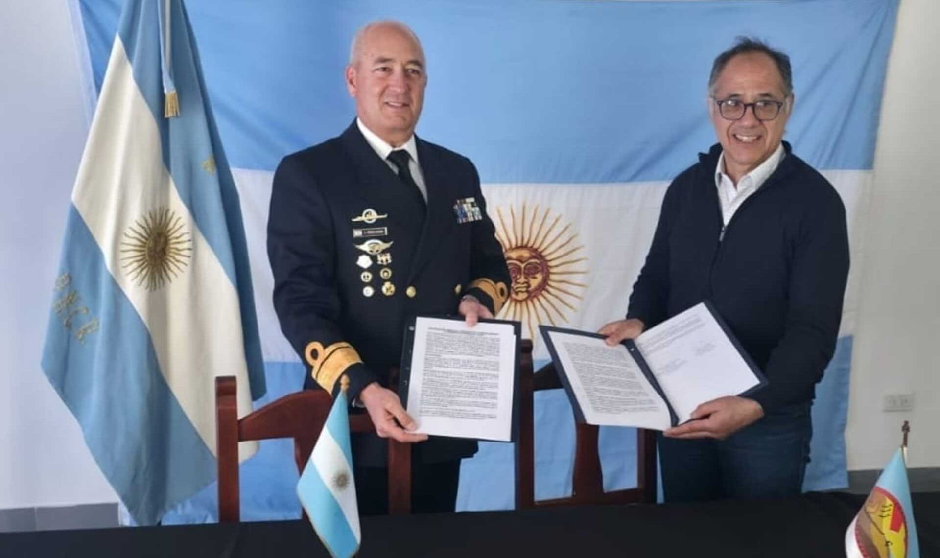 Acuerdo con la Armada para seguir usando la cámara hiperbárica hasta octubre de 2027