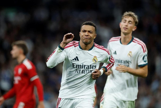 Real Madrid vapuleó al Sevilla y no le pierde pisada a los punteros