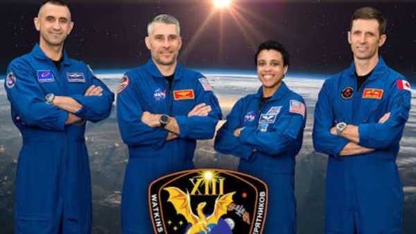 Jessica Watkins y Luke Delaney (NASA), el astronauta canadiense Joshua Kutryk y el cosmonauta ruso Sergey Teteryatnikov.