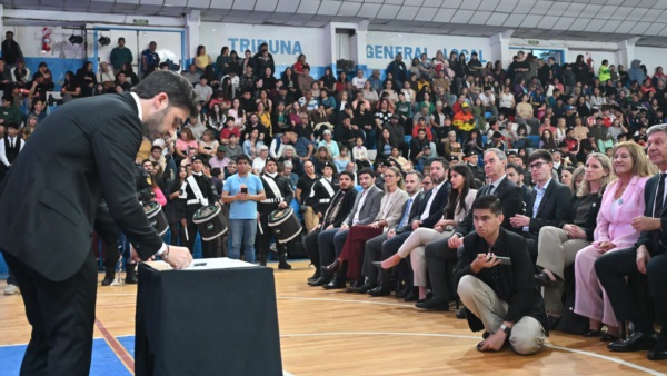 Firma de acuerdos.