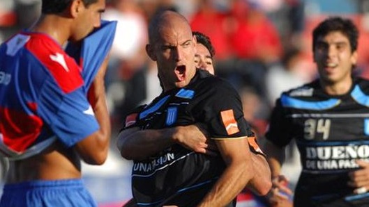 El ex defensor de Racing y Belgrano, Lucas Aveldaño, anunció en sus redes sociales que pone en venta toda su colección de camisetas.