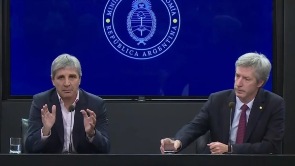 El ministro Caputo y el titular del BCRA, Santiago Bausili, en el centro de uno de los peores escándalo del oficialismo.
