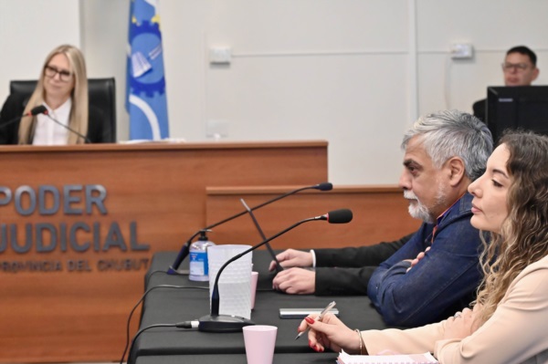 Una postal del juicio en Rawson (Daniel Feldman)