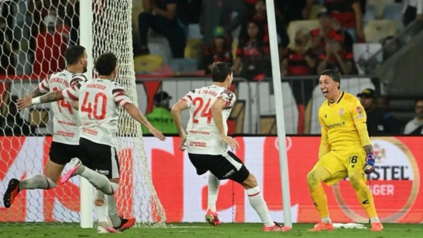Estudiantes dio el batacazo, le ganó por penales a Flamengo en el Maracaná y jugará la final con Palmeiras.