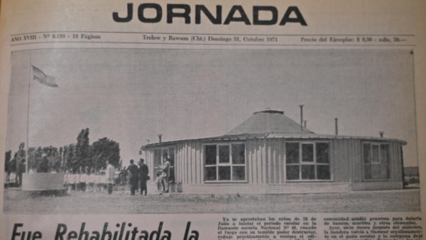 Octubre de 1971. Jornada reporta la reinaguración de la escuela, que se había quemado.