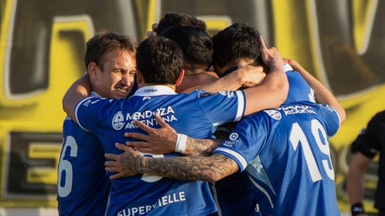 Godoy Cruz goleó a Mitre y el sueño del retorno está más vivo que nunca.