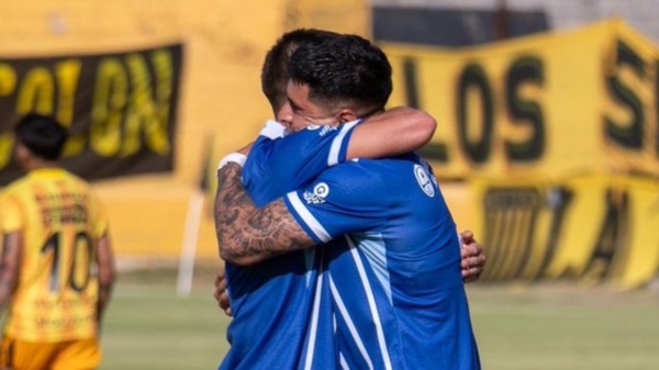 Godoy Cruz goleó a Mitre y el sueño del retorno está más vivo que nunca.