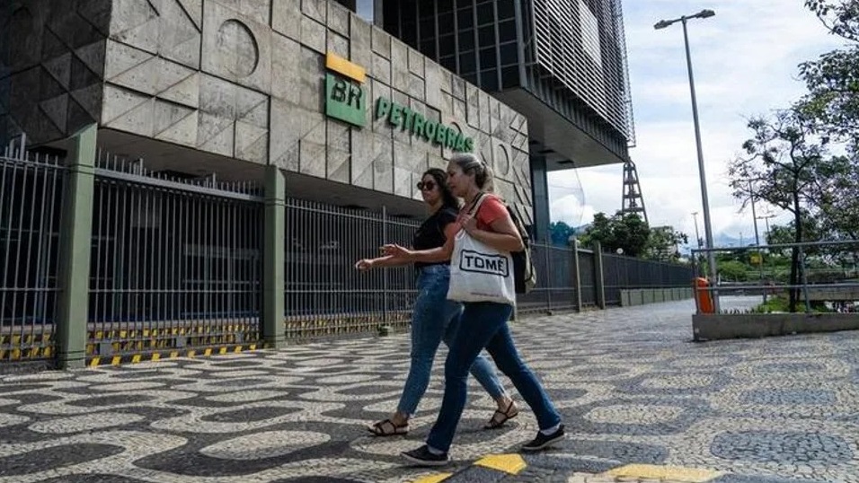 Las acciones de Petrobras están entre las más afectadas por las perdidas de este lunes post electoral.
