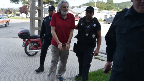 Battista ingresa a tribunales para la audiencia (Atilio Ortiz)