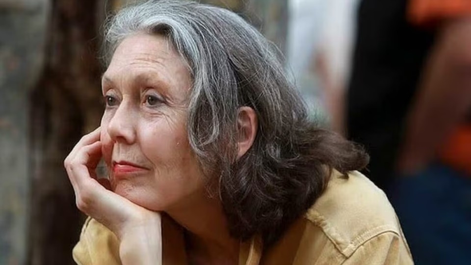 Anne Carson publicó su primer libro en 1986.