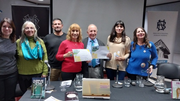 El Grupo Arcoiris durante el encuentro en la Biblioteca Nacional Mariano Moreno.