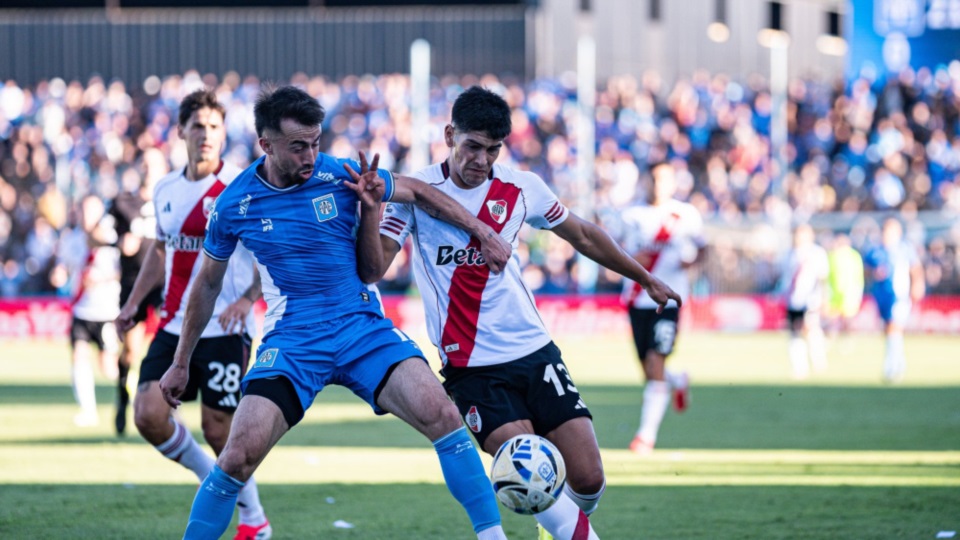 River recibe a Estudiantes de Río Cuarto, con la obligación de ganar