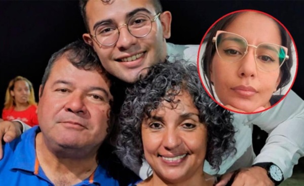 César, junto a sus padres Emerenciano y Marcela.