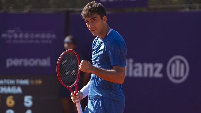 Román Burruchaga ganó y avanza. Había sido amenazado en el Challenger de Rosario.