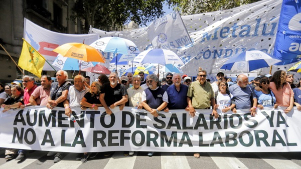 Conducción sindical y trabajadores.