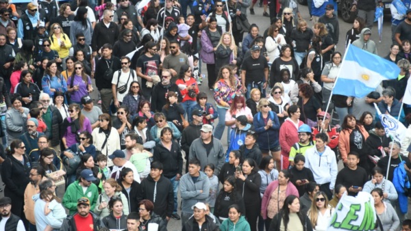 Diferentes sectores de la comunidad marcharon.
