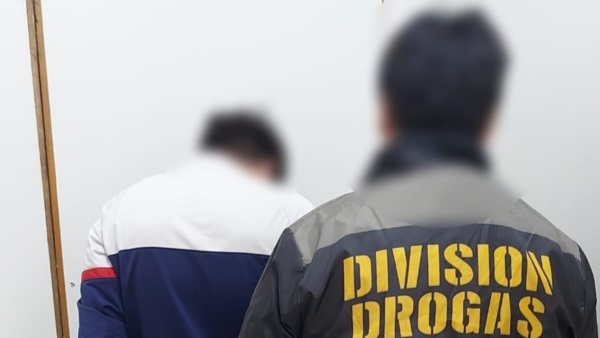 Uno de los sujetos detenidos en los procedimientos.