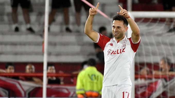 Huracán se hizo fuerte en el Ducó y le ganó 1-0 a Sarmiento, con gol Juan Bisanz.