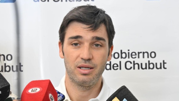Torres firmó la adjudicación de la primera etapa de la defensa costera.