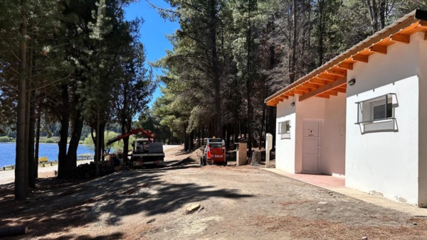 Los baños tenían daños en su estructura edilicia.