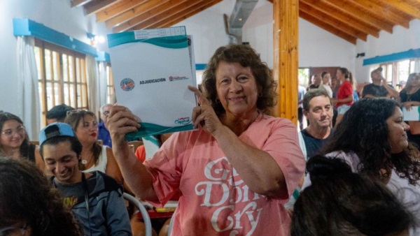 Las adjudicaciones fueron a título gratuito.