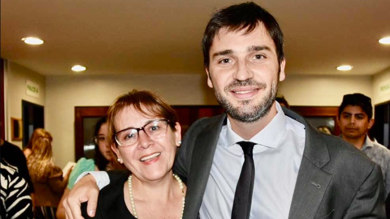 Poblete junto al gobernador Torres.