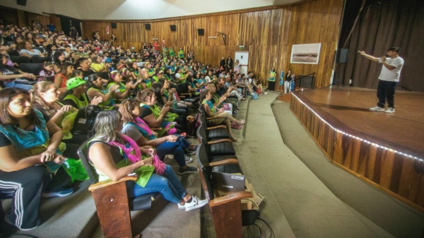 Más de 300 niños comenzaron su ciclo lectivo.